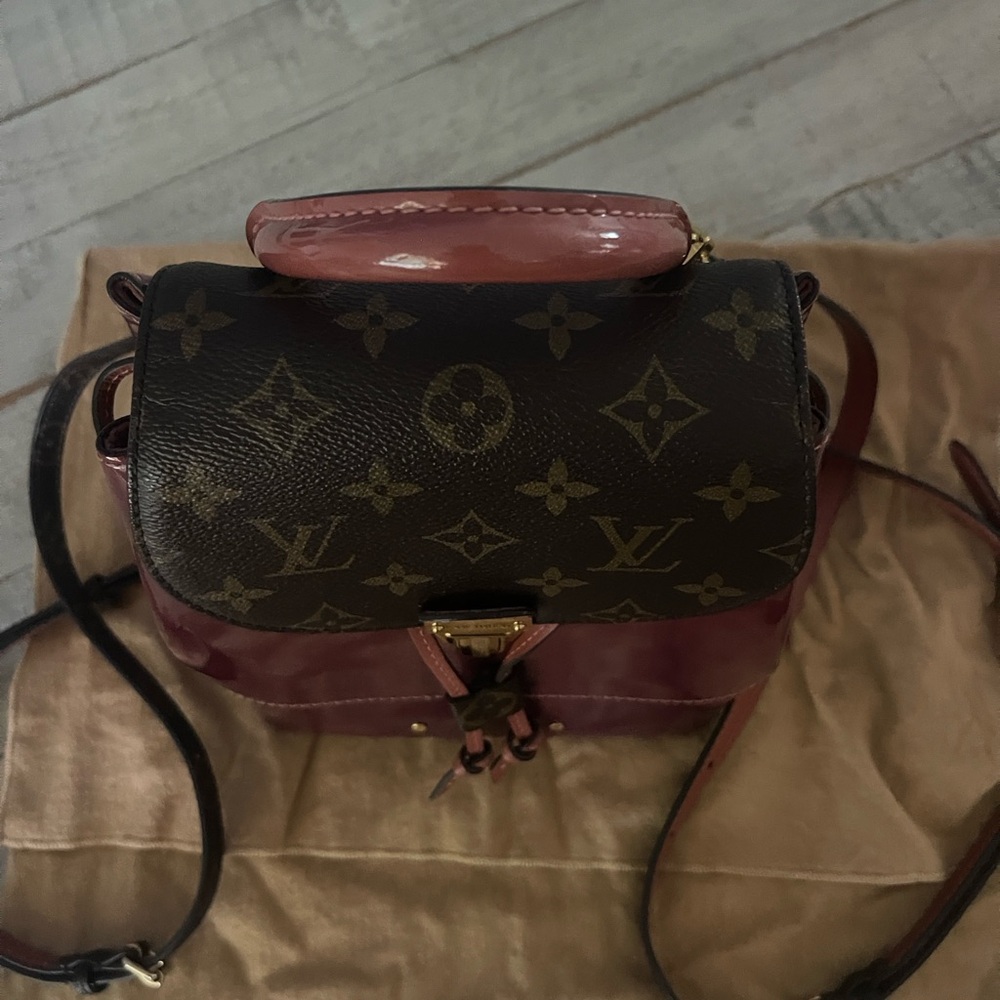 Louis Vuitton Hot Springs Vernis Patent Leather + Monogram Backpack Vieux Rose - Picture 2 of 14
